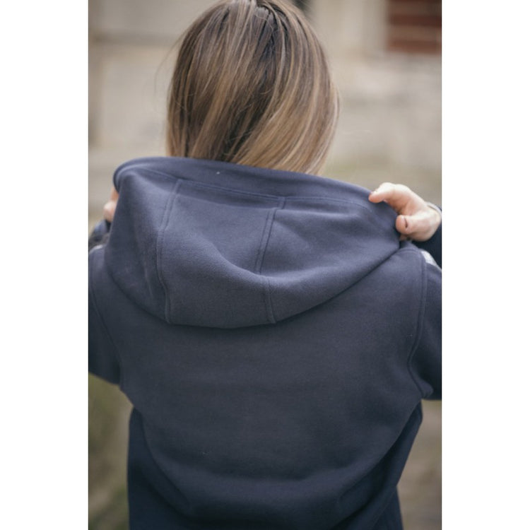 Women’s stable sweatshirt with comfortable elasticated cuffs and waistband.